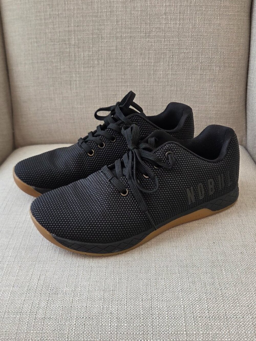 NOBULL Black Gum Sole Low Top Sneakers Mens 8 Womens 9.5 Lace Up Lifting Gym